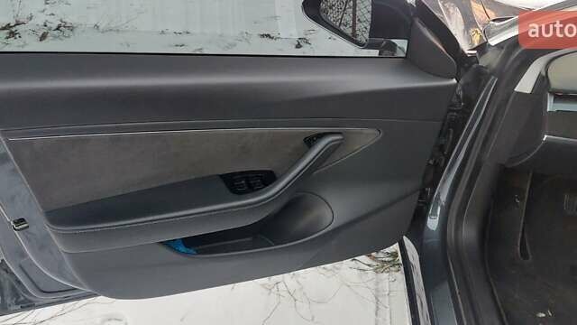 Сірий Тесла Модель 3, об'ємом двигуна 0 л та пробігом 196 тис. км за 19500 $, фото 29 на Automoto.ua