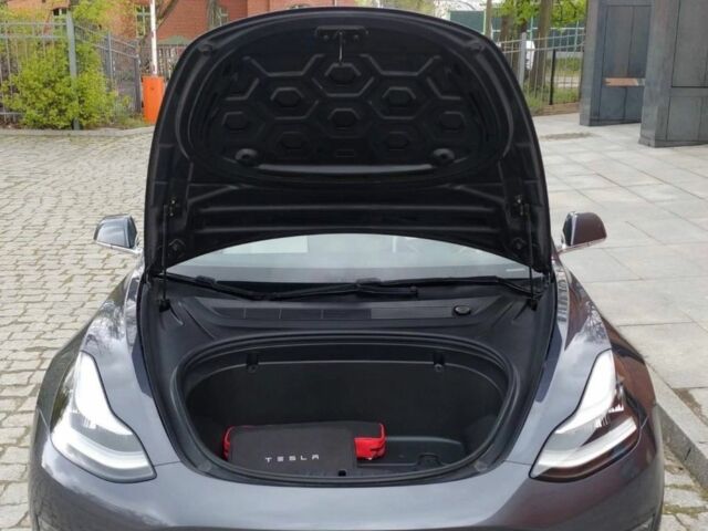 Сірий Тесла Модель 3, об'ємом двигуна 0 л та пробігом 96 тис. км за 11300 $, фото 9 на Automoto.ua