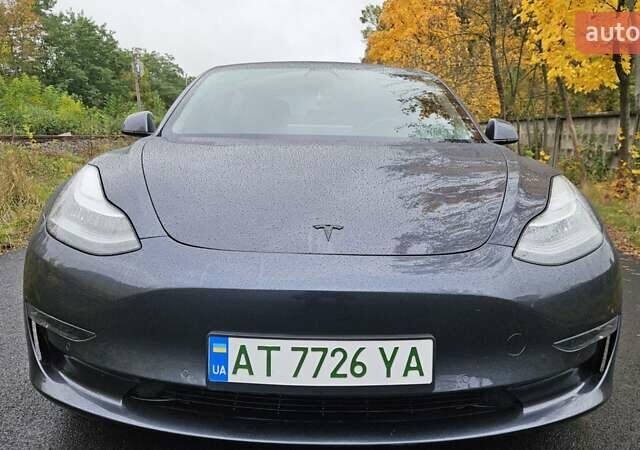 Сірий Тесла Модель 3, об'ємом двигуна 0 л та пробігом 117 тис. км за 17900 $, фото 1 на Automoto.ua