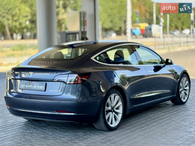 Серый Тесла Модель 3, объемом двигателя 0 л и пробегом 92 тыс. км за 18399 $, фото 4 на Automoto.ua