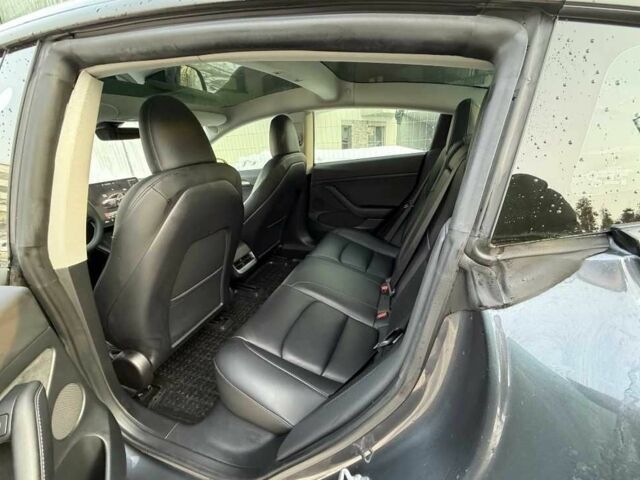 Сірий Тесла Модель 3, об'ємом двигуна 0 л та пробігом 63 тис. км за 14000 $, фото 7 на Automoto.ua