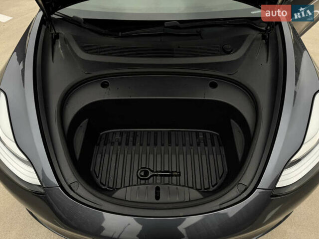 Серый Тесла Модель 3, объемом двигателя 0 л и пробегом 198 тыс. км за 15300 $, фото 46 на Automoto.ua