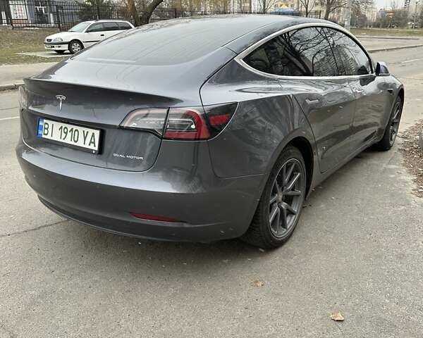 Серый Тесла Модель 3, объемом двигателя 0 л и пробегом 170 тыс. км за 20000 $, фото 1 на Automoto.ua