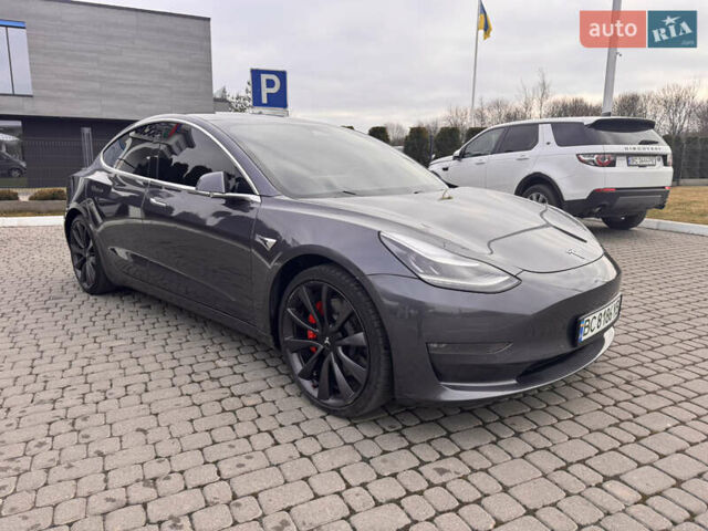 Серый Тесла Модель 3, объемом двигателя 0 л и пробегом 114 тыс. км за 19500 $, фото 2 на Automoto.ua