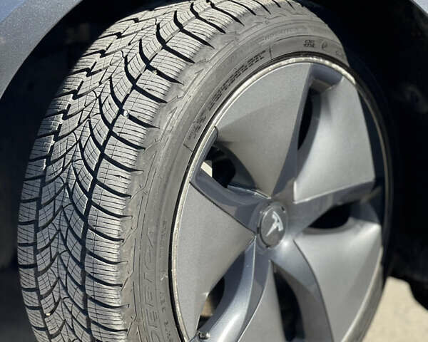 Сірий Тесла Модель 3, об'ємом двигуна 0 л та пробігом 60 тис. км за 16300 $, фото 44 на Automoto.ua