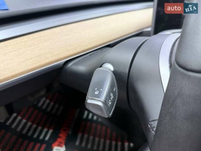 Серый Тесла Модель 3, объемом двигателя 0 л и пробегом 106 тыс. км за 15990 $, фото 27 на Automoto.ua