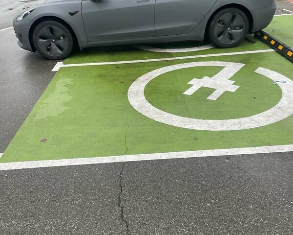 Сірий Тесла Модель 3, об'ємом двигуна 0 л та пробігом 143 тис. км за 15555 $, фото 9 на Automoto.ua