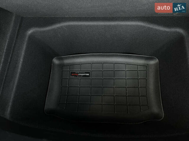 Серый Тесла Модель 3, объемом двигателя 0 л и пробегом 62 тыс. км за 26000 $, фото 36 на Automoto.ua