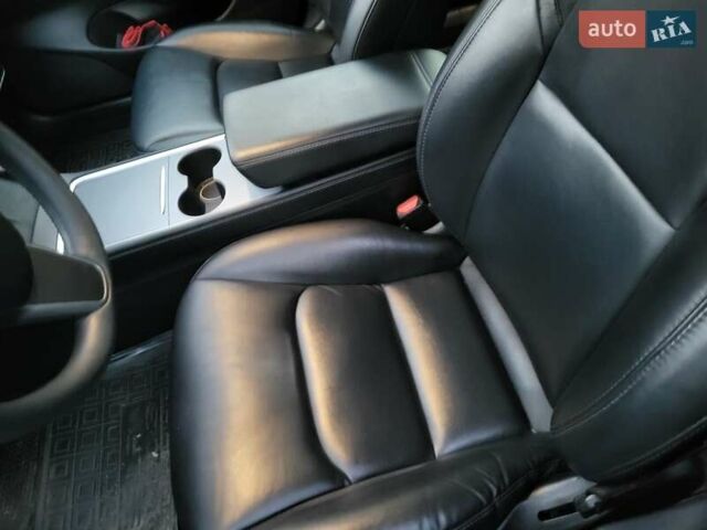 Серый Тесла Модель 3, объемом двигателя 0 л и пробегом 121 тыс. км за 23000 $, фото 7 на Automoto.ua