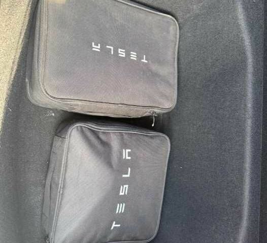 Сірий Тесла Модель 3, об'ємом двигуна 0 л та пробігом 57 тис. км за 11300 $, фото 12 на Automoto.ua