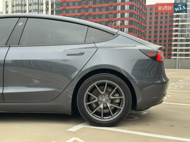 Серый Тесла Модель 3, объемом двигателя 0 л и пробегом 198 тыс. км за 15300 $, фото 6 на Automoto.ua