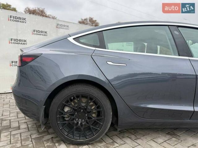 Сірий Тесла Модель 3, об'ємом двигуна 0 л та пробігом 177 тис. км за 10600 $, фото 4 на Automoto.ua