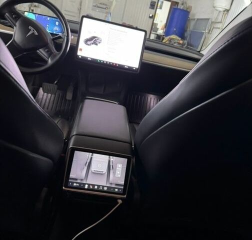 Сірий Тесла Модель 3, об'ємом двигуна 0 л та пробігом 89 тис. км за 19999 $, фото 11 на Automoto.ua