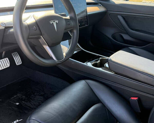 Сірий Тесла Модель 3, об'ємом двигуна 0 л та пробігом 124 тис. км за 20000 $, фото 21 на Automoto.ua