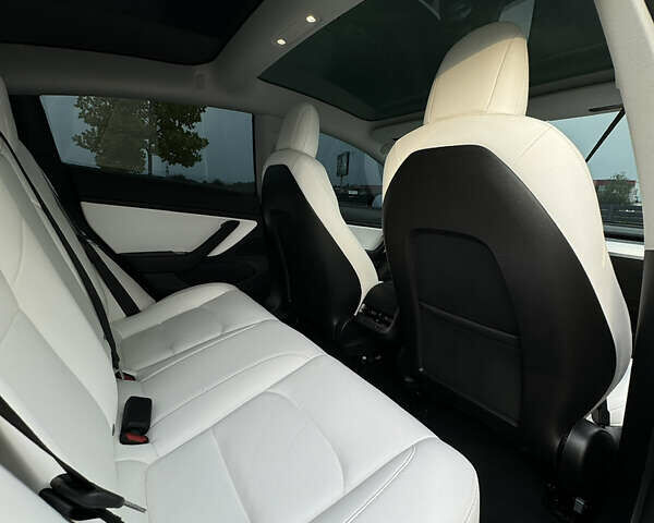 Серый Тесла Модель 3, объемом двигателя 0 л и пробегом 80 тыс. км за 21000 $, фото 15 на Automoto.ua