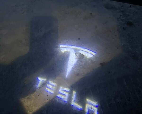 Сірий Тесла Модель 3, об'ємом двигуна 0 л та пробігом 95 тис. км за 17000 $, фото 28 на Automoto.ua