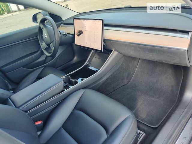 Серый Тесла Модель 3, объемом двигателя 0 л и пробегом 118 тыс. км за 19950 $, фото 15 на Automoto.ua