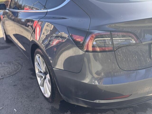 Серый Тесла Модель 3, объемом двигателя 0 л и пробегом 156 тыс. км за 17300 $, фото 5 на Automoto.ua