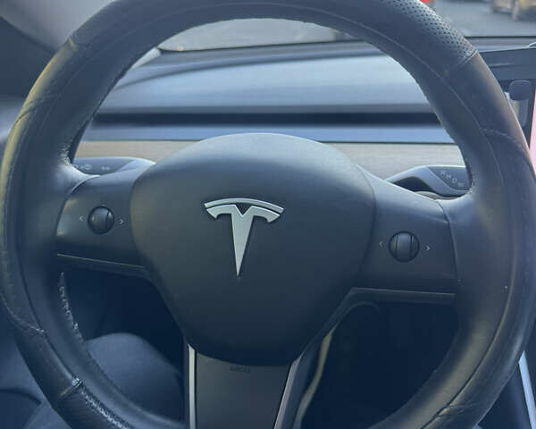 Тесла Модель 3 2020 в Одессе на Automoto.ua Серый Тесла Модель 3, объемом двигателя 0 л и пробегом 165 тыс. км за 17800 $, фото 17 на Automoto.ua