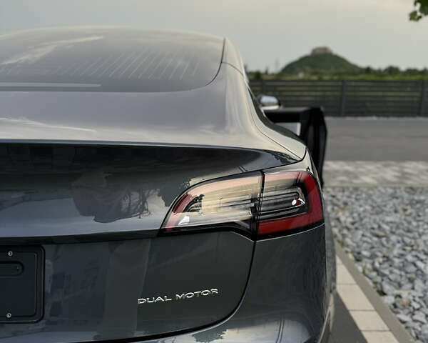 Серый Тесла Модель 3, объемом двигателя 0 л и пробегом 95 тыс. км за 19100 $, фото 9 на Automoto.ua