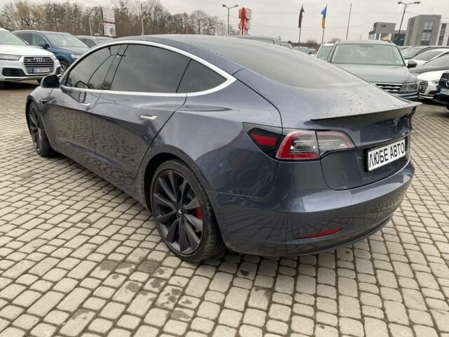 Серый Тесла Модель 3, объемом двигателя 0 л и пробегом 93 тыс. км за 22800 $, фото 4 на Automoto.ua