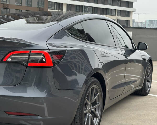 Серый Тесла Модель 3, объемом двигателя 0 л и пробегом 198 тыс. км за 15300 $, фото 11 на Automoto.ua