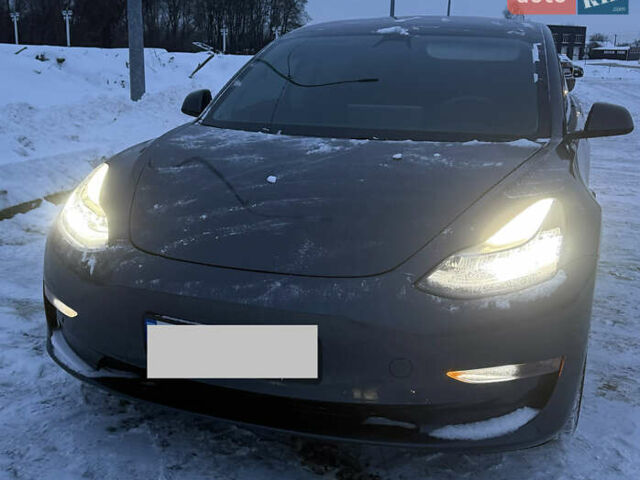 Серый Тесла Модель 3, объемом двигателя 0 л и пробегом 92 тыс. км за 15700 $, фото 2 на Automoto.ua