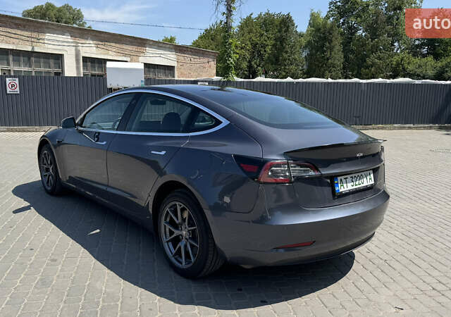 Тесла Модель 3 2020 в Ивано-Франковске на Automoto.ua Серый Тесла Модель 3, объемом двигателя 0 л и пробегом 80 тыс. км за 19999 $, фото 6 на Automoto.ua