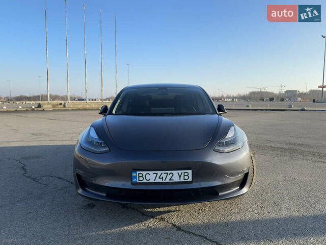 Серый Тесла Модель 3, объемом двигателя 0 л и пробегом 57 тыс. км за 20300 $, фото 6 на Automoto.ua