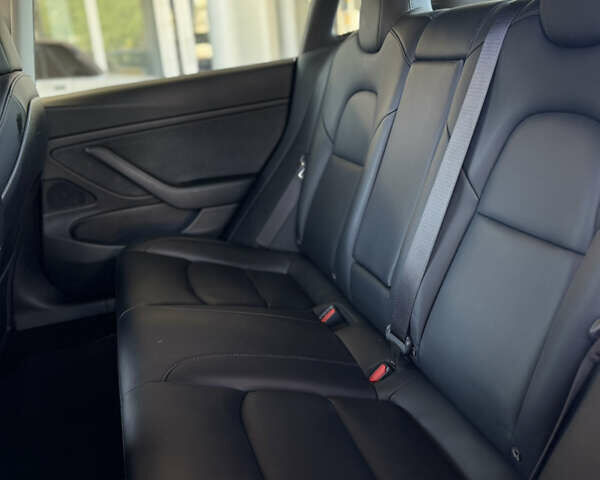 Сірий Тесла Модель 3, об'ємом двигуна 0 л та пробігом 92 тис. км за 18499 $, фото 7 на Automoto.ua