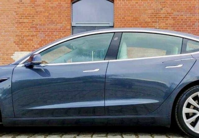 Сірий Тесла Модель 3, об'ємом двигуна 0 л та пробігом 60 тис. км за 12000 $, фото 3 на Automoto.ua