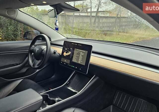 Сірий Тесла Модель 3, об'ємом двигуна 0 л та пробігом 117 тис. км за 17900 $, фото 12 на Automoto.ua