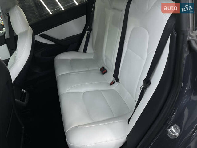 Серый Тесла Модель 3, объемом двигателя 0 л и пробегом 62 тыс. км за 26000 $, фото 23 на Automoto.ua