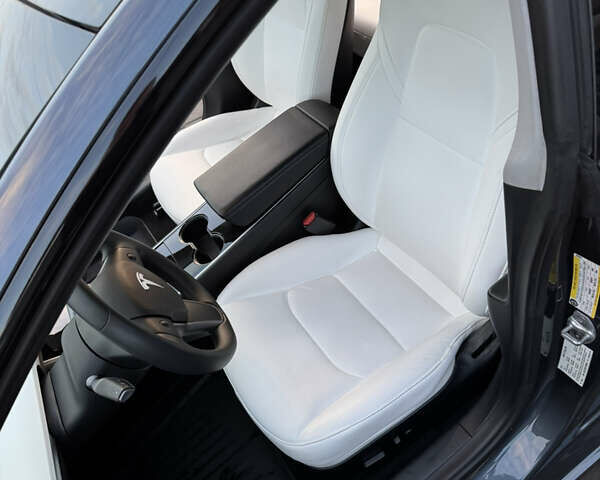 Сірий Тесла Модель 3, об'ємом двигуна 0 л та пробігом 111 тис. км за 16850 $, фото 25 на Automoto.ua