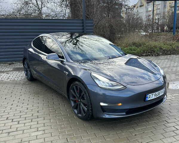 Серый Тесла Модель 3, объемом двигателя 0 л и пробегом 50 тыс. км за 20400 $, фото 7 на Automoto.ua