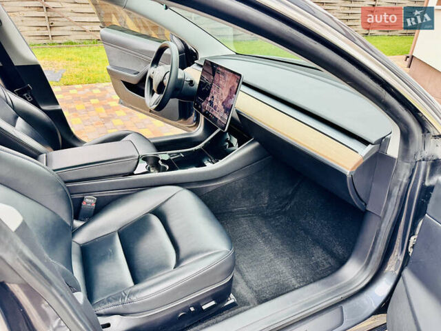 Серый Тесла Модель 3, объемом двигателя 0 л и пробегом 89 тыс. км за 14999 $, фото 13 на Automoto.ua