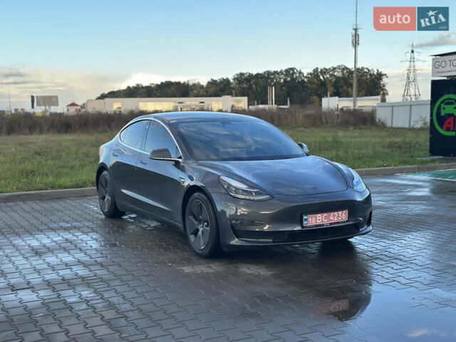 Сірий Тесла Модель 3, об'ємом двигуна 0 л та пробігом 111 тис. км за 16199 $, фото 1 на Automoto.ua
