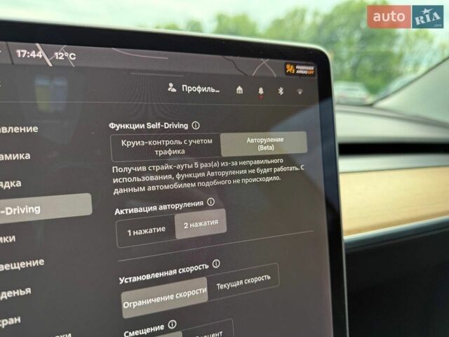 Сірий Тесла Модель 3, об'ємом двигуна 0 л та пробігом 117 тис. км за 18999 $, фото 30 на Automoto.ua