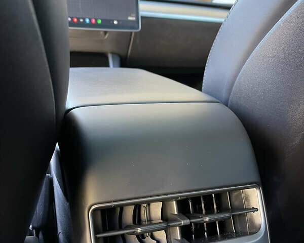 Сірий Тесла Модель 3, об'ємом двигуна 0 л та пробігом 60 тис. км за 16300 $, фото 37 на Automoto.ua