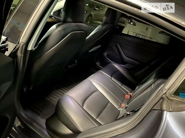 Серый Тесла Модель 3, объемом двигателя 0 л и пробегом 118 тыс. км за 19950 $, фото 14 на Automoto.ua