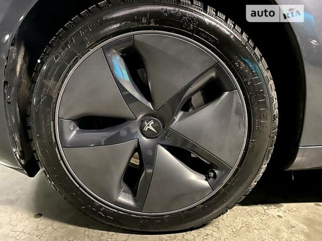 Серый Тесла Модель 3, объемом двигателя 0 л и пробегом 118 тыс. км за 19950 $, фото 11 на Automoto.ua