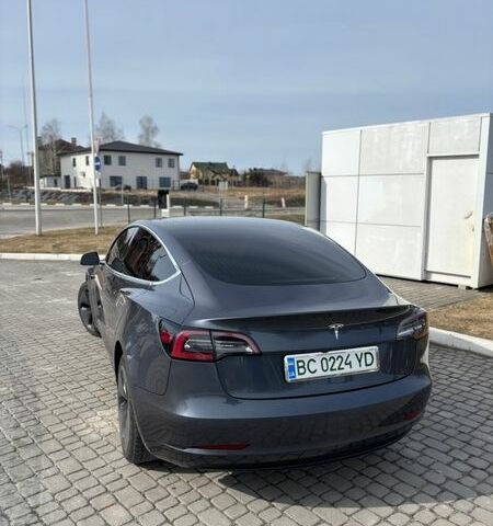 Серый Тесла Модель 3, объемом двигателя 0 л и пробегом 65 тыс. км за 16000 $, фото 4 на Automoto.ua