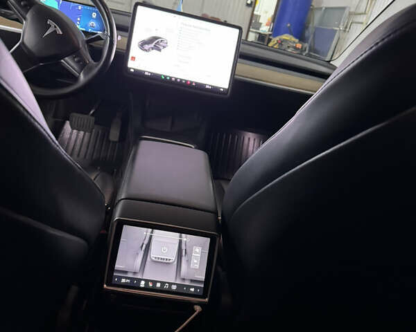 Сірий Тесла Модель 3, об'ємом двигуна 0 л та пробігом 73 тис. км за 21300 $, фото 7 на Automoto.ua