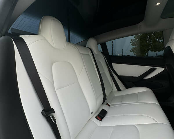 Серый Тесла Модель 3, объемом двигателя 0 л и пробегом 80 тыс. км за 21000 $, фото 16 на Automoto.ua