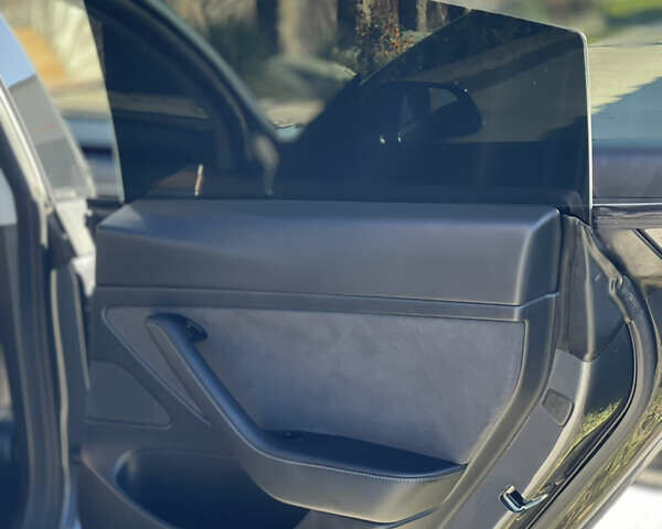 Сірий Тесла Модель 3, об'ємом двигуна 0 л та пробігом 60 тис. км за 16300 $, фото 31 на Automoto.ua