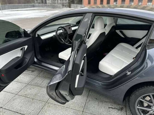 Сірий Тесла Модель 3, об'ємом двигуна 0 л та пробігом 57 тис. км за 17000 $, фото 10 на Automoto.ua