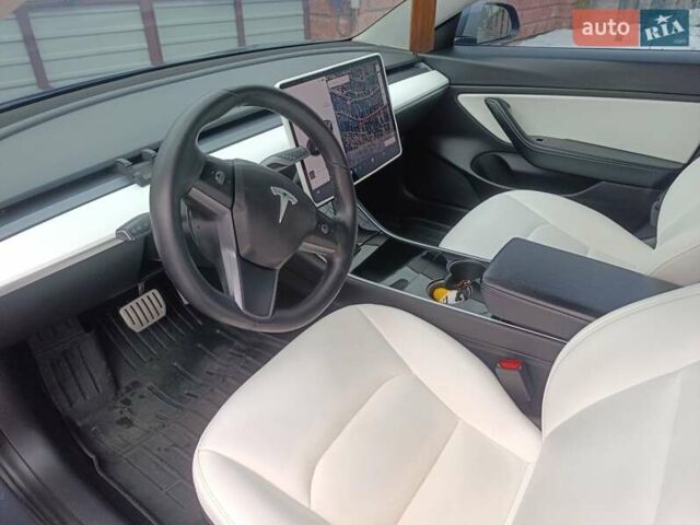 Серый Тесла Модель 3, объемом двигателя 0 л и пробегом 120 тыс. км за 19500 $, фото 10 на Automoto.ua