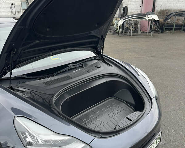 Сірий Тесла Модель 3, об'ємом двигуна 0 л та пробігом 73 тис. км за 21300 $, фото 4 на Automoto.ua