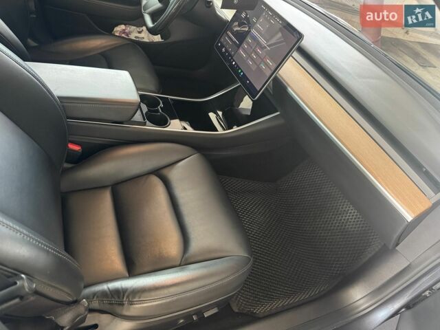 Сірий Тесла Модель 3, об'ємом двигуна 0 л та пробігом 60 тис. км за 22000 $, фото 6 на Automoto.ua