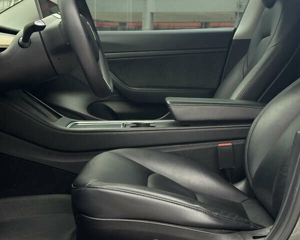 Серый Тесла Модель 3, объемом двигателя 0 л и пробегом 198 тыс. км за 15300 $, фото 20 на Automoto.ua